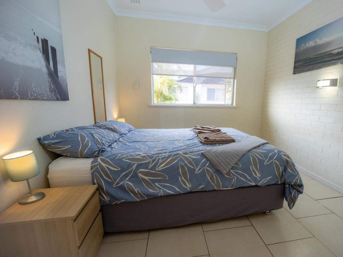Api Pelican Beach Front Apartments 卡尔巴里 外观 照片