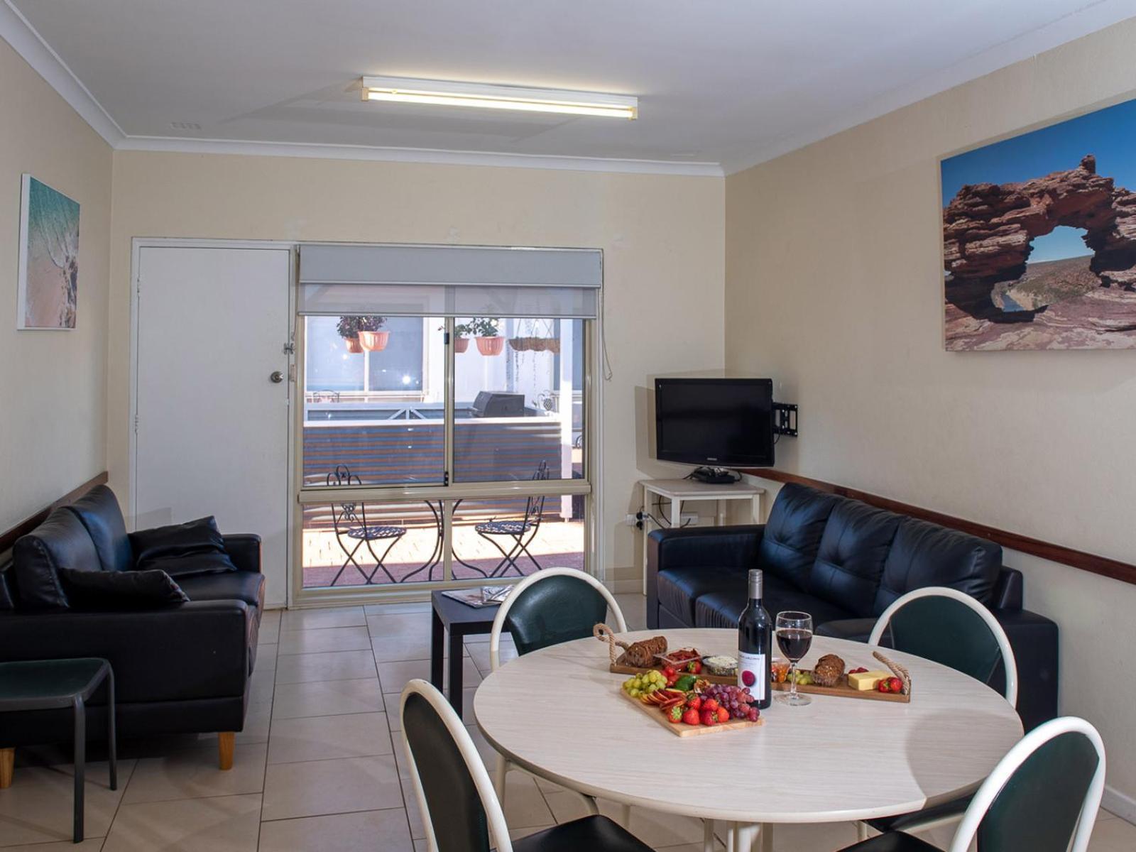 Api Pelican Beach Front Apartments 卡尔巴里 外观 照片